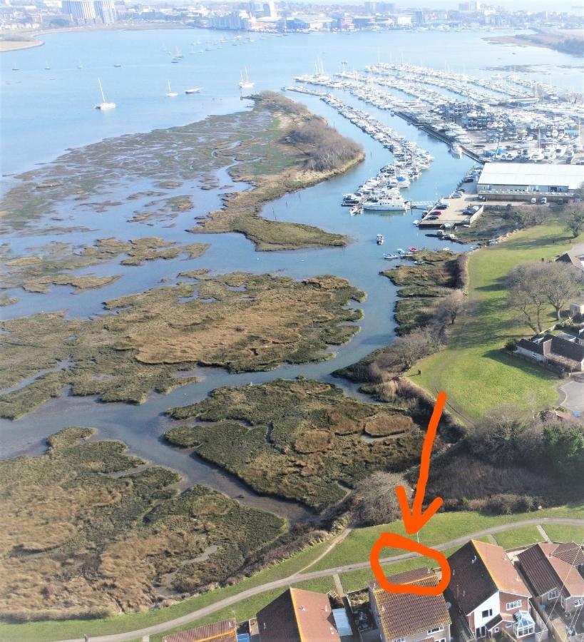 Waterfront - Holes Bay, Poole, Dorset Villa ภายนอก รูปภาพ