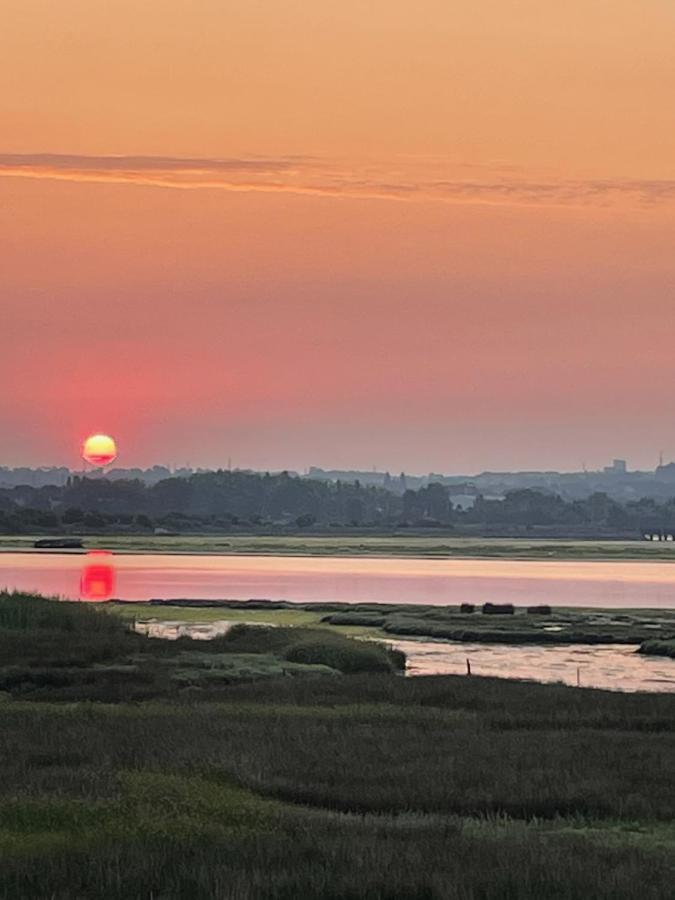 Waterfront - Holes Bay, Poole, Dorset Villa ภายนอก รูปภาพ